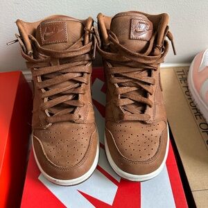 W Nike Dunk High PRM MF